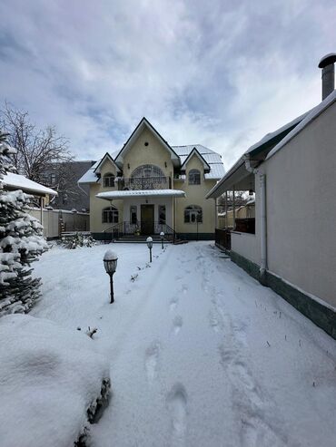 Долгосрочная аренда домов: 175 м², 5 комнат — 2