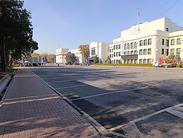 4 комнатную квартиру: 4 комнаты, 80 м², Площадь Ала-Тоо Индивидуалка, 3 этаж, Требуется ремонт — 10