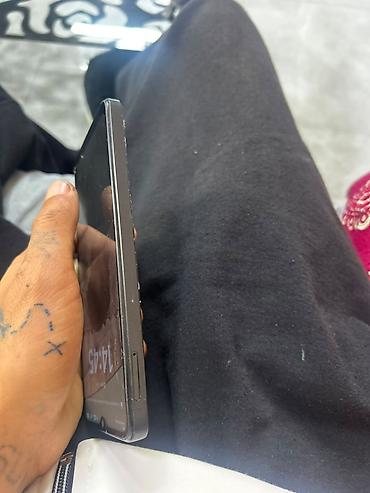 Apple iPhone: IPhone 11, 128 GB, Qara, Zəmanət, Barmaq izi, Simsiz şarj — 4