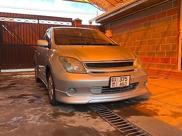 e klass: Toyota Ist: 2003 г., 1.5 л, Автомат, Бензин, Седан — 3