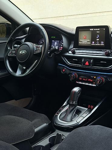 коврик бу: Kia K3: 2019 г., 1.6 л, Вариатор, Бензин, Седан — 5