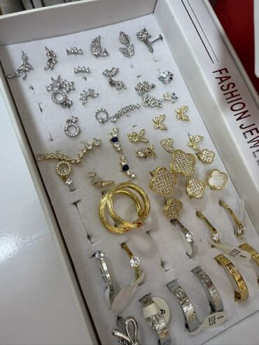 Bijuteriya dəstləri: Qadın bəzək aksesuarları – geniş seçim Məhsullar: - Qızılı tonlarda — 140