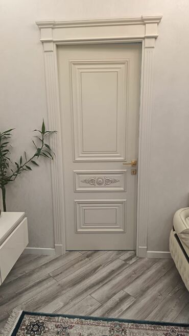 входные и межкомнатные двери: Klassik üslubda daxili otaq qapısı - Rəng: krem/ivori ton - Material