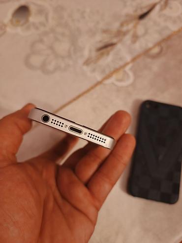 gaming qulaqciq: IPhone SE, 64 GB, Gümüşü, Barmaq izi — 2
