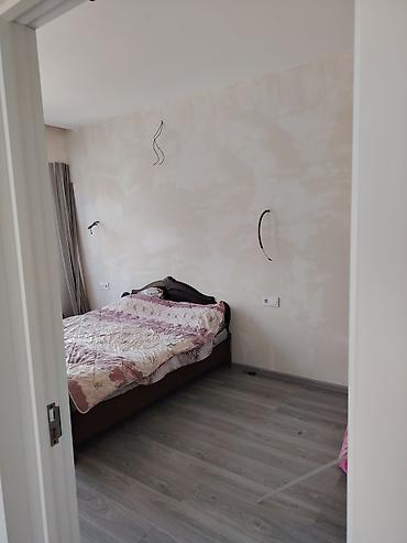 ev tecili satilir: Satışa təqdim olunur: həyətli fərdi yaşayış evi Plan və sahə: - — 6