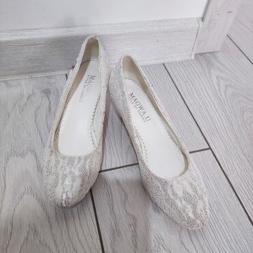 обувь белая: Туфли 36, цвет - Белый