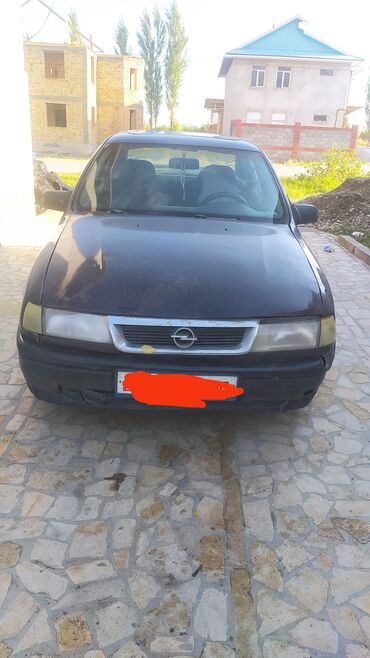 аварийные авто продаю: Opel Vectra: 1990 г., 1.6 л, Механика, Бензин, Седан