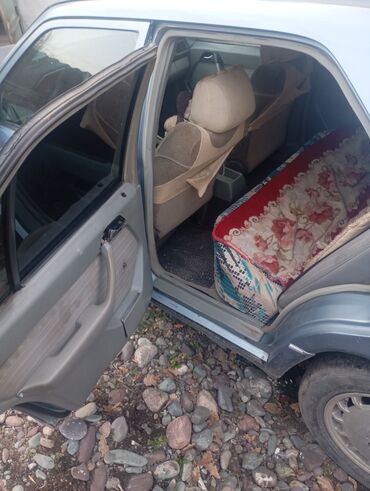 Mercedes-Benz: Mercedes-Benz W124: 1988 г., 2.3 л, Механика, Бензин, Седан — 8