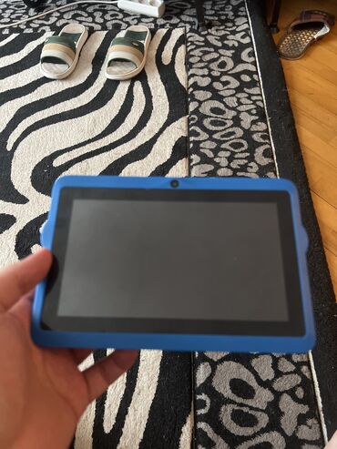 fondomix tablet: Ekranda cızığı var əla vəziyyətdədir işləkdir Qiymətlə razılaşmağ