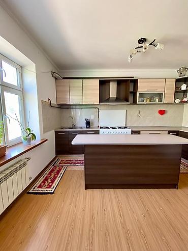 250 м², 6 бөлмө жана андан көп, Арча-Бешик ж/м, Жаныбарлары жок