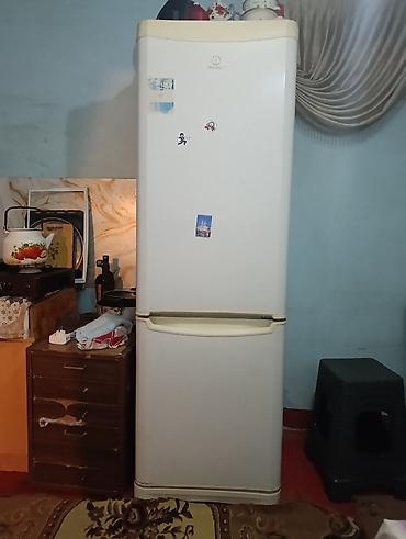 Indesit iki qapılı soyuducu - Brend: Indesit - Rəng: ağ - Üst bölmə – lalafo.az -da Indesit iki qapılı soyuducu - Brend: Indesit - Rəng: ağ - Üst bölmə –