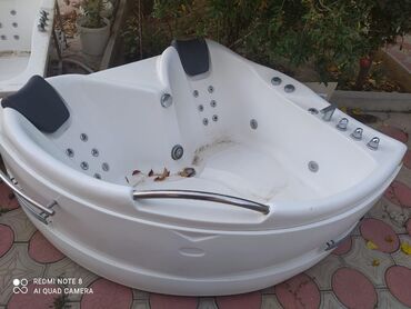 moydadir ikinci el: Künc tipli hidromasaj vannası (jacuzzi) - İkili rahatlama üçün geniş