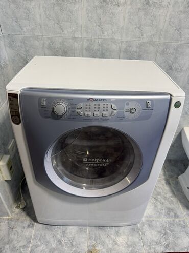 оборудование для мороженое: Стиральная машина Hotpoint Ariston, Б/у, Автомат, До 5 кг, Полноразмерная