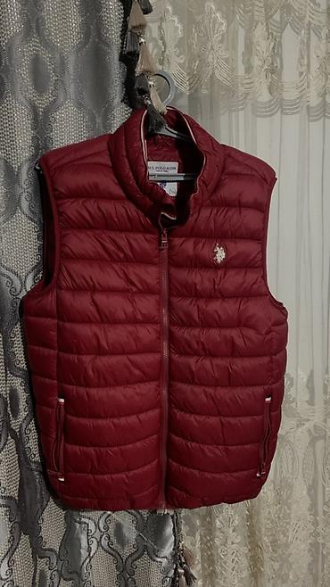 поло куртка: Стеганый мужской жилет U.S. Polo Assn. - Цвет: насыщенный бордовый - — 1