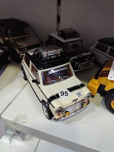 Коллекционная модель автомобиля Mini Cooper (ралийный стиль) -