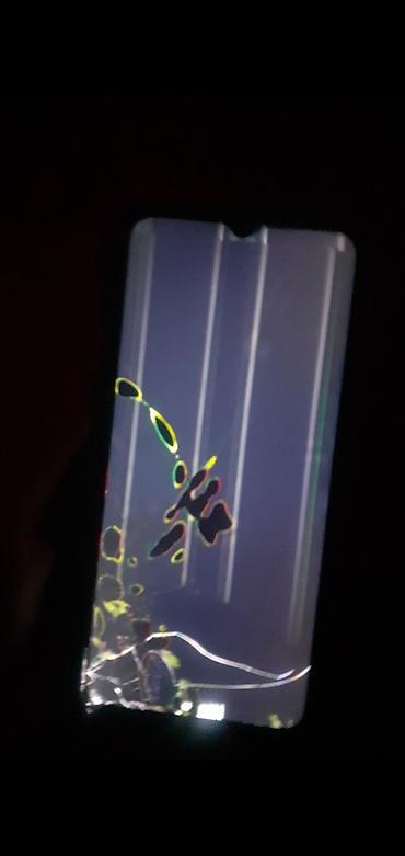 samsung tab 6: Məhsul: Smartfon (arxa qapağı qara, üst hissədə vertikal kamera modulu — 3