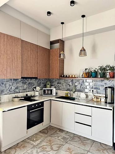 Аренда отелей и хостелов: В самом центре города " Roof Hostel" Комнаты разделены на женские и — 1