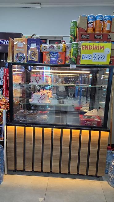 2.3 kompressor: Şirniyyat vitrin soyuducusu - Şüşə vitrinli, üç səviyyəli rəf — 1
