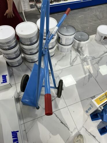 где можно купить клеевой пистолет: Тележка для переноски ведер с краской. Изготовлена из прочного металла