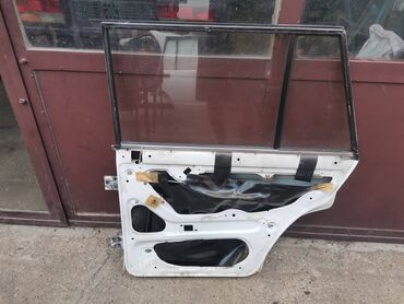 Auto delovi: Vrata zadnja desna Lada 2104 Karavan(bela)ZD3. Skinuta sa rastavljenog — 6