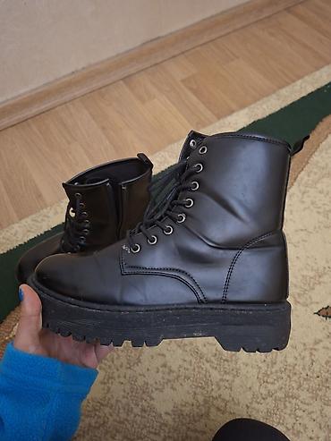 botinkalar: Qara dərili bağcıqlı unisex botlar Materialı çox yaxşıdır, 2 dəfə — 2