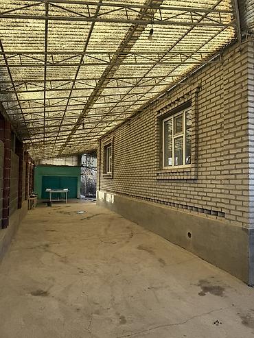 Продажа коттеджей и домов: Продается кирпичный жилой дом с просторным двором и навесом по — 2