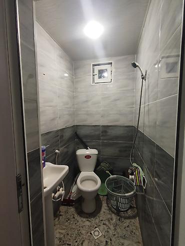 montinde evler: 2otaq studio həyət evi. yola 30 metr məsafədə. qaz yoxdu. işıq su — 5