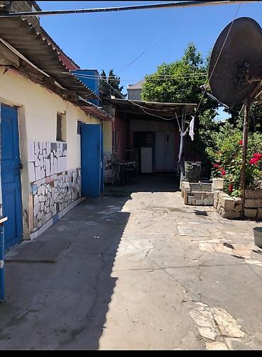keşle ev: Keşlə qəs. 4 otaqlı, 5 kv. m, Kredit yoxdur, Orta təmir — 3
