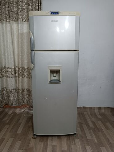 купить витринный холодильник бу: Холодильник Beko, Б/у, Двухкамерный, No frost, 60 * 2 * 60