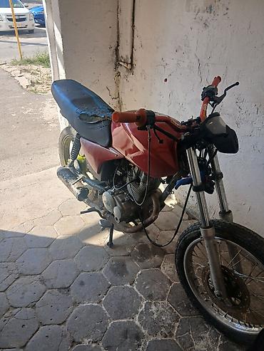 sukanlar: Moped/motosiklet – benzinlə işləyən, karbüratorlu 4T mühərrik - — 1