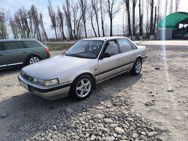 той машина: Mazda 626: 1991 г., 2 л, Автомат, Бензин, Седан