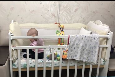 куплю детскую кроватку: Детская деревянная кроватка с реечной боковиной Особенности: -