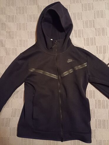 crni duks duzina cm: Nike Tech Fleece, S veličina, stanje 10/10, original naravno. Može