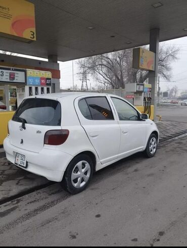 Toyota: Toyota Vitz: 2001 г., 1.3 л, Вариатор, Бензин, Хэтчбэк