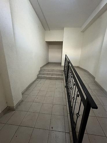 Паркинги: Парковочное место во дворе современного жилого комплекса. - Открытая — 4