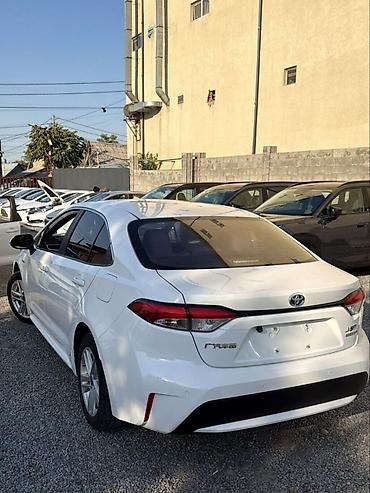 saf: Toyota Corolla: 2022 г., Гибрид, Седан — 2