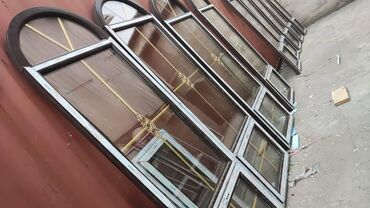 трансбой для дома: Описание: Набор оконных блоков с арочным верхом, выполненных из