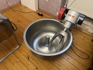 Xəmir yoğuran aparatlar: Salam.Xaricə köçdüyümə görə şəxsi biznesimi satıram.Xəngəl və yaxud — 10