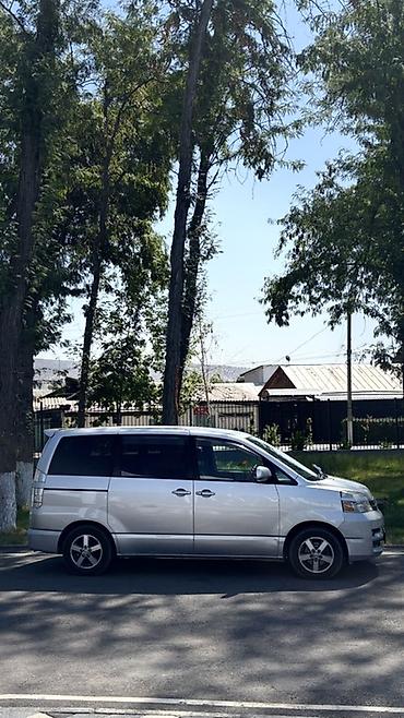 юто кун: Toyota Voxy: 2005 г., 2 л, Вариатор, Бензин, Минивэн — 5