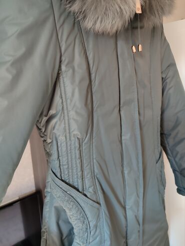 куртка с мехом: Продаю теплую куртку 44-46 размер