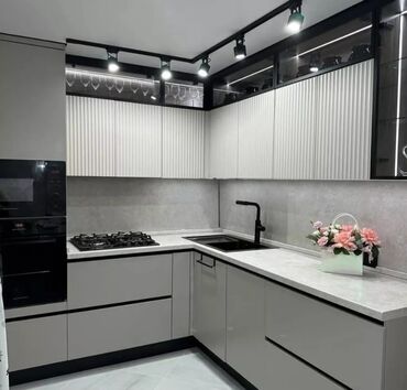 Sifarişlə mətbəx mebeli: Sifarişlə mətbəx dəsti, Özü çəkən petlələr, Sadə laminat, Kredit var, Rayonlara çatdırılma, Pulsuz çatdırılma — 25