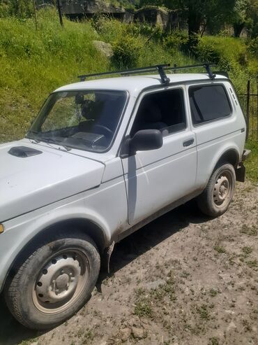 ВАЗ (ЛАДА): ВАЗ (ЛАДА) 4x4 Нива: 2005 г., 1.7 л, Механика, Бензин, Внедорожник