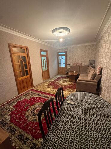 Uzunmüddətli kirayə evlər: Sumqayıt 16 ci mikrorayon Səda marketin yaxınlığında 4 otaq ev kirayə — 7