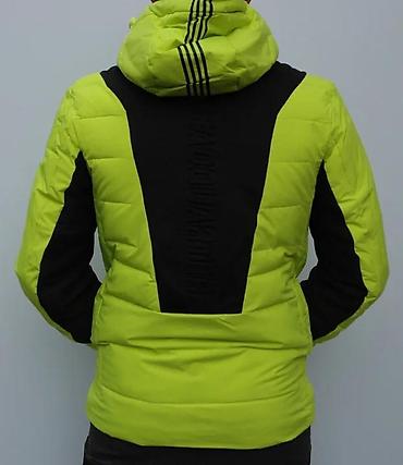 kaputi pull and bear: Muška zimska jakna – fluorescentno žuta sa crnim detaljima - Topla — 4