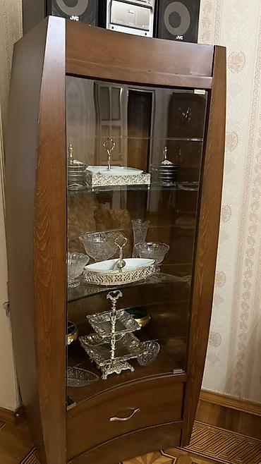 мебель для гостиной: Mebel dəsti – şüşəli vitrin və TV stendi - Material: tünd qəhvəyi — 2