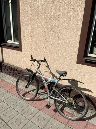 Горные велосипеды: Горные велосипеды (несколько штук на фото) - Класс — 9