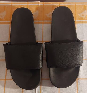 steve madden sandale: Muške papuče SKECHERS 45 Solidno očuvane, broj 45. Cena 1500 rsd
