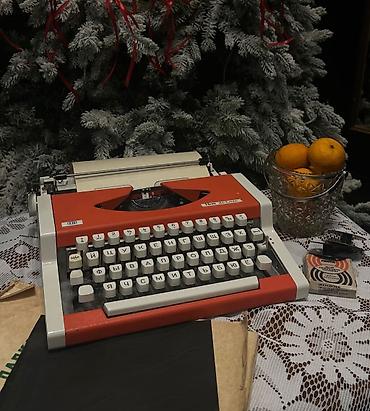 Digər biznes avadanlığı: Retro UNIS “tbm de Luxe” mexaniki yazı maşını (1975il)) - Portativ — 1