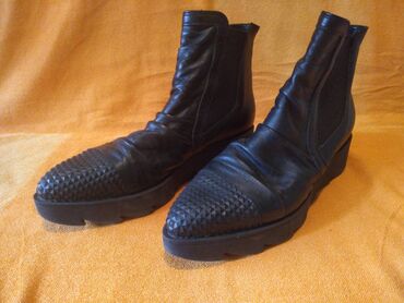 Gležnjače: Gležnjače, 38 — 3