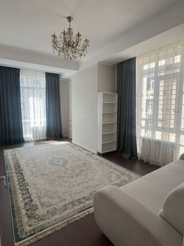 квартира в центре города бишкек: 3 комнаты, Риэлтор, Без подселения, С мебелью полностью